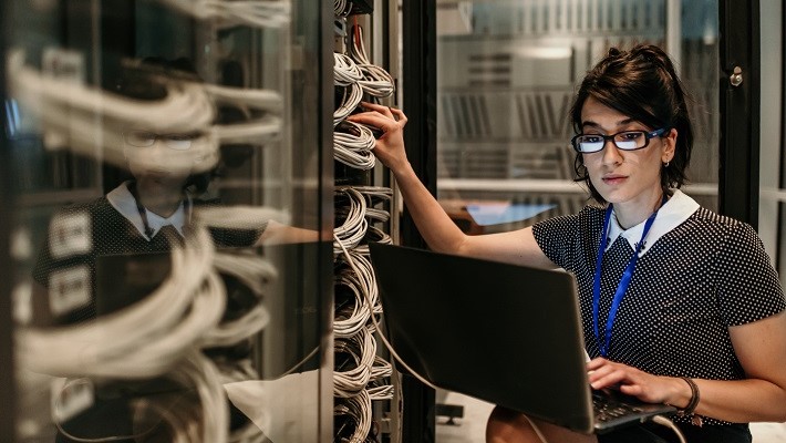 Women managing data centre