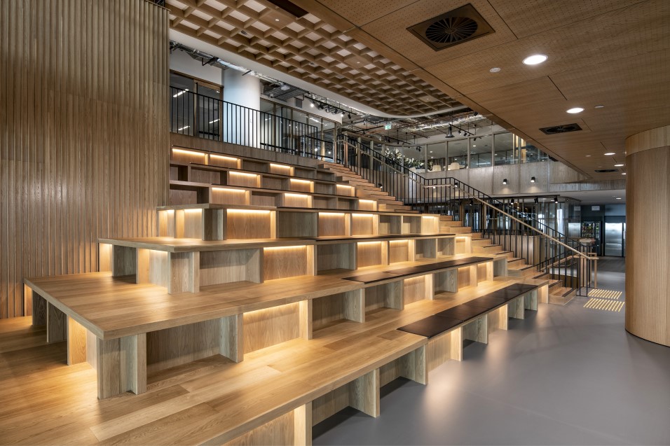 Seating theatre 